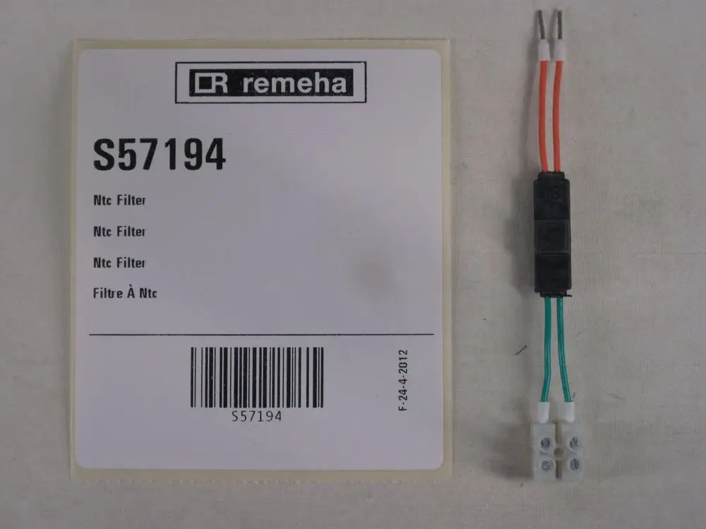 NTC-Filter von Remeha, bestehend aus einer Anschlussleitung mit farblich gekennzeichneten Drähten und zwei Anschlussklemmen auf einer Trägerkarte.